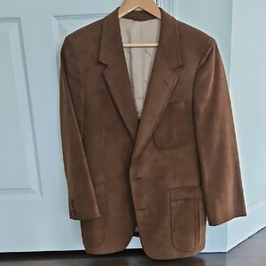 Classic Brown Sport Coat with Notched Lapels and Structured Shoulders